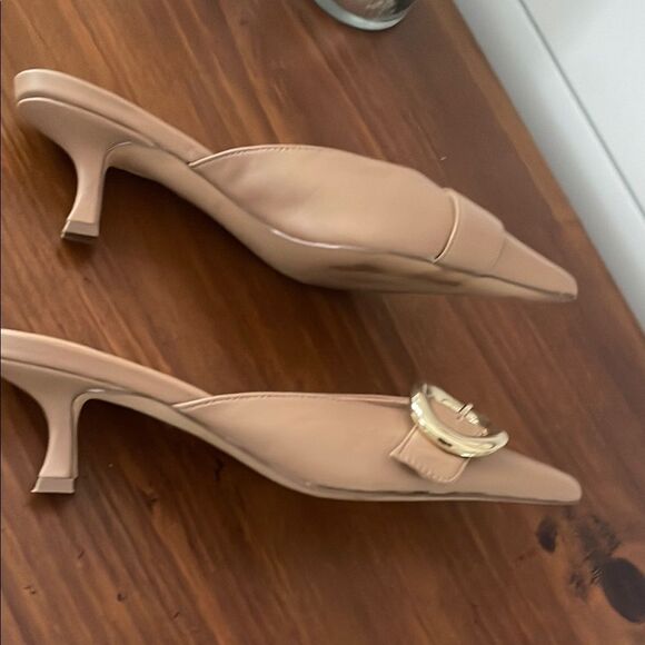 Ann Taylor Tan Buckle Nip Toe Kitten Heel Mules - Picture 6 of 10